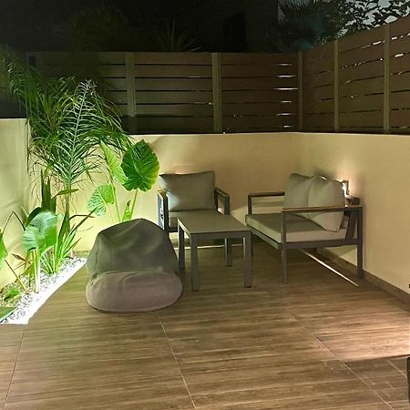 Haris White Apartment Roussospítion エクステリア 写真