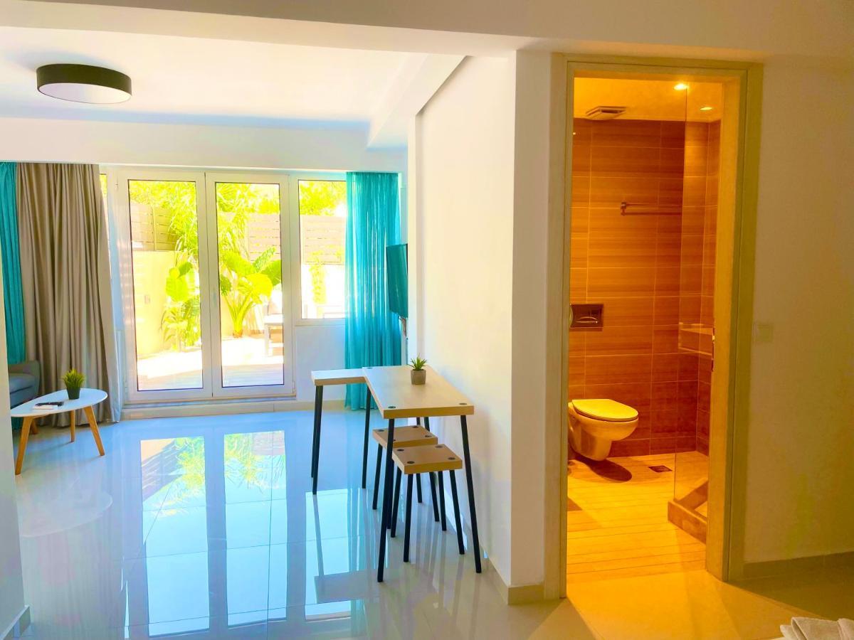 Haris White Apartment Roussospítion エクステリア 写真